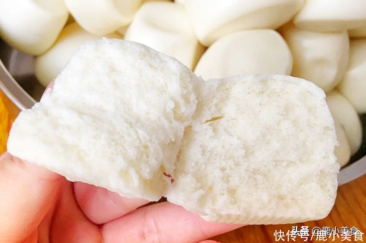 馒头不够蓬松还开裂?和面时多加2料,馒头个个蓬松暄软,真好吃
