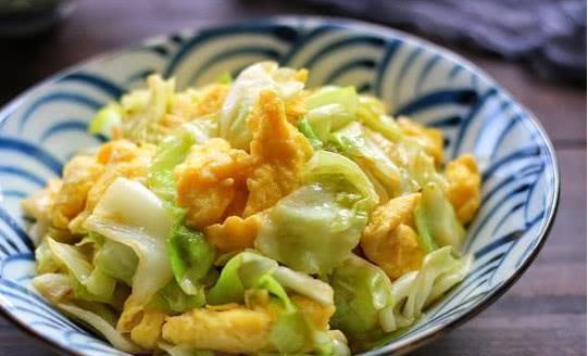 平生第一次用它炒鸡蛋，没想到出奇的好吃！又脆又嫩特别可口