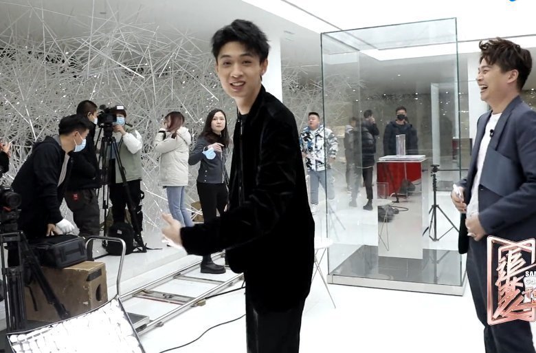 导演|秦霄贤被单方终止录制,卑微求导演组给机会,一个举动让沈涛心软