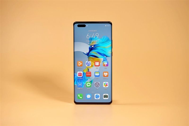 间维度|全球首款自由曲面镜头手机告别畸变!华为Mate40 Pro+超大杯评测