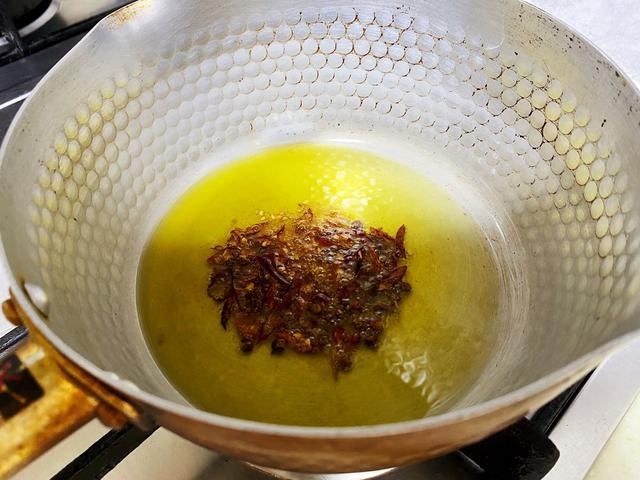 炝拌土豆丝|土豆的另一种新吃法，脆爽开胃，好吃得停不下筷子