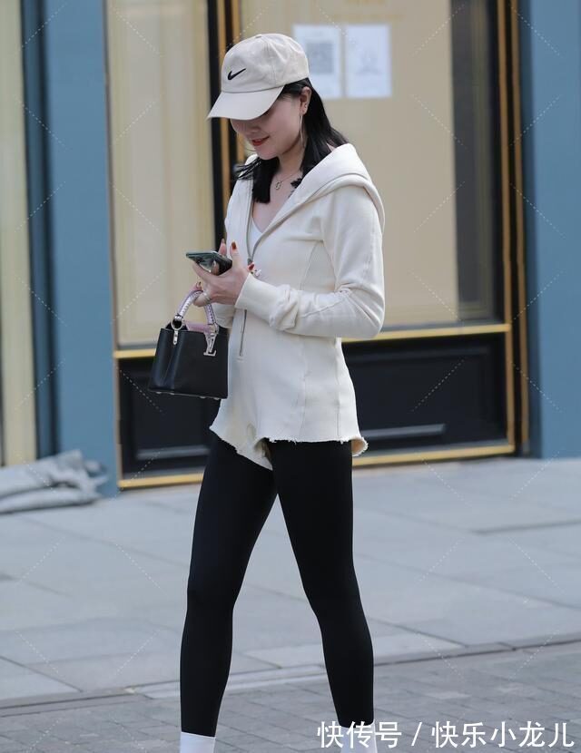 瑜伽裤 气质优雅的瑜伽裤穿搭更加光彩夺目,靓丽优雅全靠它,时尚大方