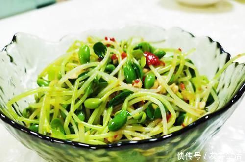 去朋友家吃饭，他媳妇随意做了8道菜，走时心想：下次不能再来了