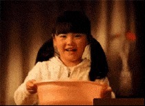 |搞笑GIF:妹纸的脸简直太魔性了,看的止不住笑