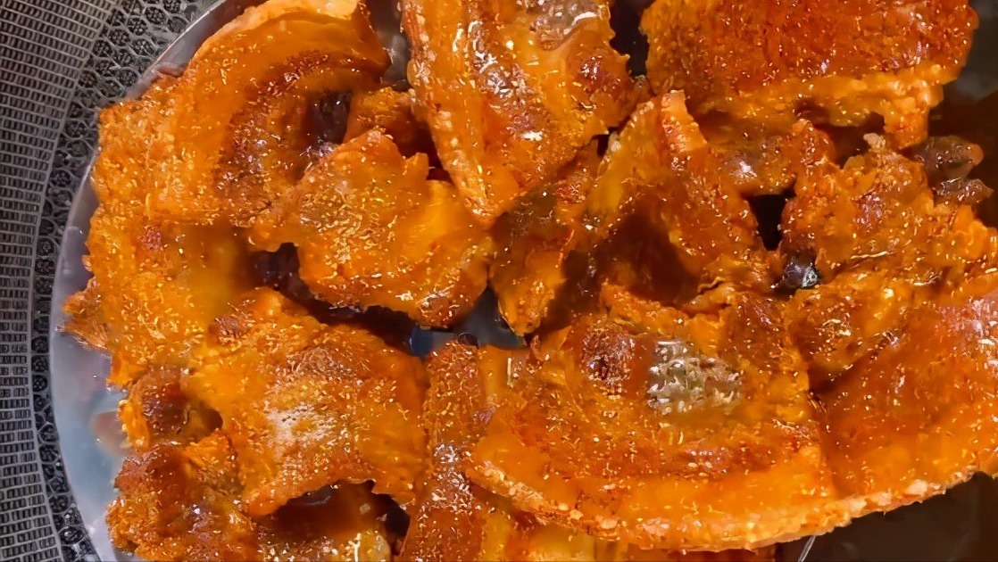 五花肉不要老是红烧了,试试这样做,香辣美味,越嚼越香!