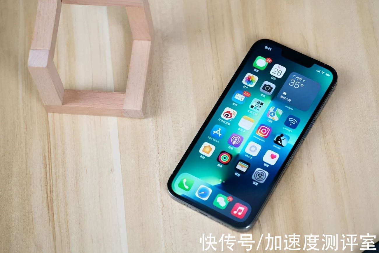 苹果|一代神机iPhone6Plus终过时，换新这三款iPhone最不错