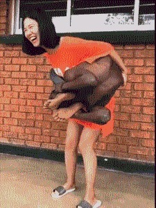 |搞笑段子王:大哥,你不知道这是一张有味道的图吗?