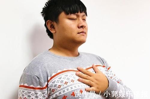 肌肉|俯卧撑，男性做多少个，算体质好？此标志达不到，差强人意了