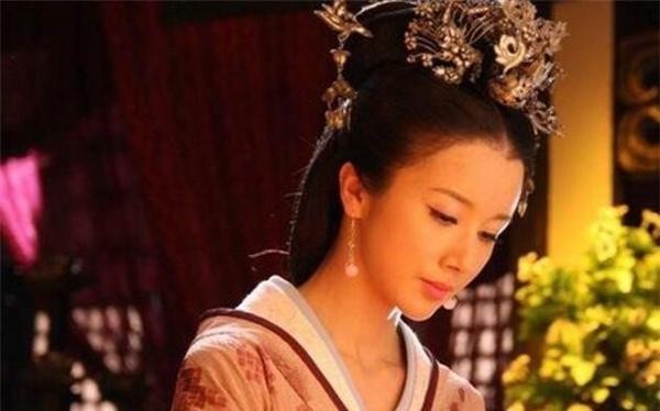 丧夫|她是找不到缺点的千古一后,22岁丧夫,辅佐了三朝六帝,挽救了整个王朝