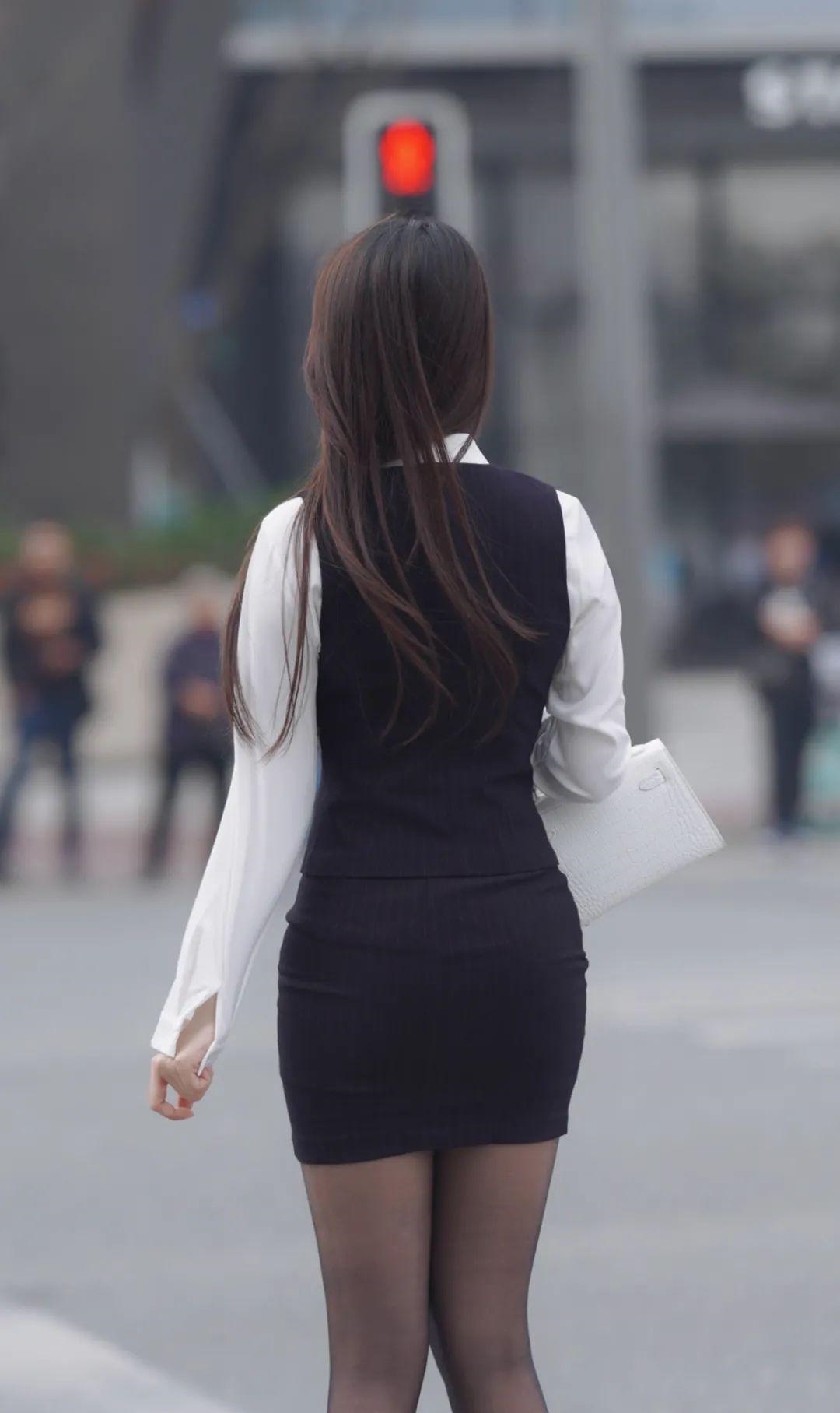 颜值 这样的颜值和身材,穿职业装也可以超好看