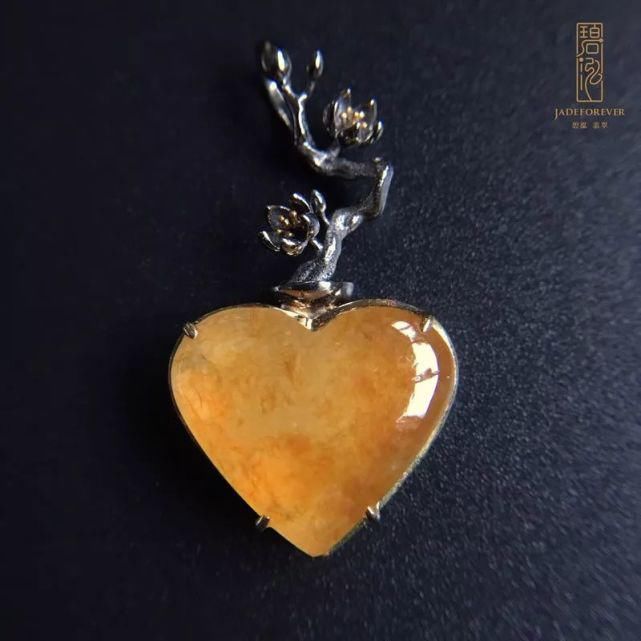 翡翠胸针，女人精致的化身