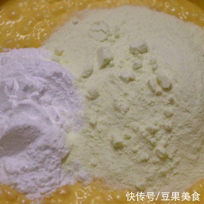 家常菜|#巨下饭的家常菜#巧克力冰皮月饼：乳香四溢的奶黄馅儿