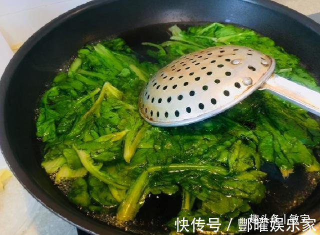 一日三餐|4种蔬菜必须焯水才能吃,厨师长再懒也不能省略一步!