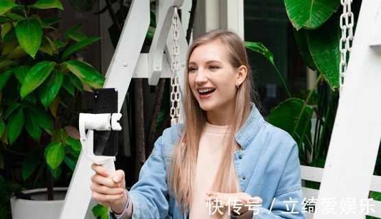 好奇心|开直播赚钱是不是这个时代最好的赚钱方式,凭什么可以火的这么快