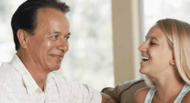 现实|没有女儿的父母,晚年是什么处境网友的回答很现实!