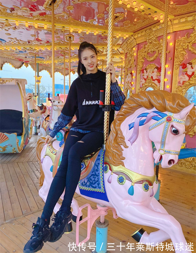 中国女排|辣妈惠若琪成熟美丽!率中国女排向郎平比心,张常宁婚后皮肤白嫩
