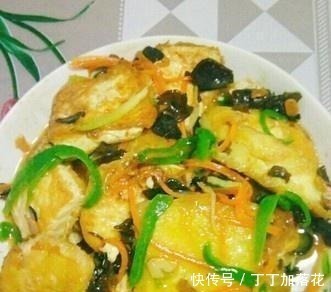 建兰奇花之首“富山奇蝶”,花似牡丹,兰香醇正,勤花勤草还好养