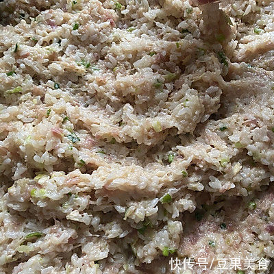 年夜饭|做好外酥里嫩炸圆子、年夜饭少不了，有色有香又有味