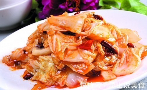 炒白菜时，不要直接下油锅，多了这一步，让白菜又香又脆超好吃