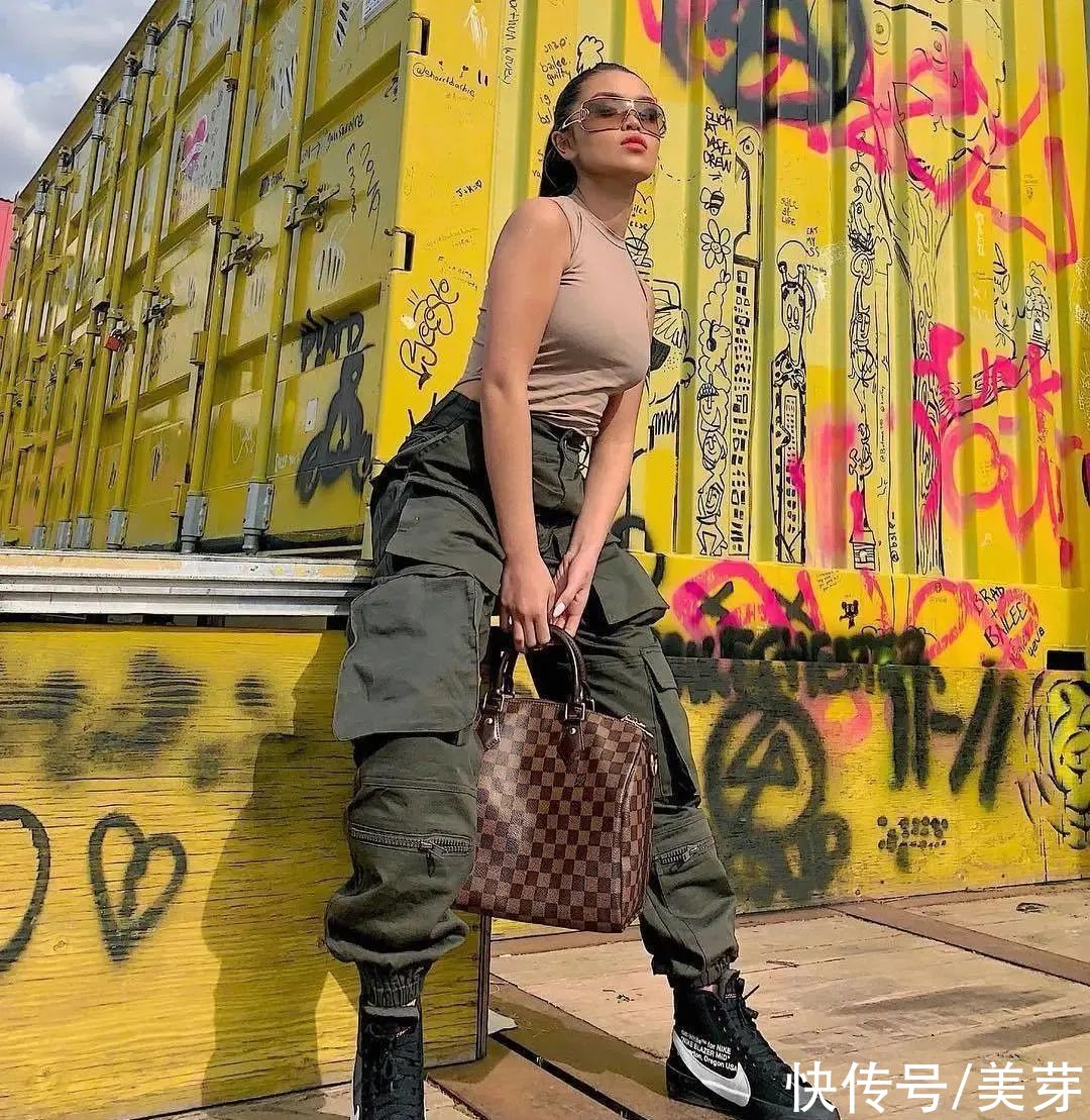 显瘦|2020秋冬必备“王炸裤”，比阔腿裤显瘦！又酷又美