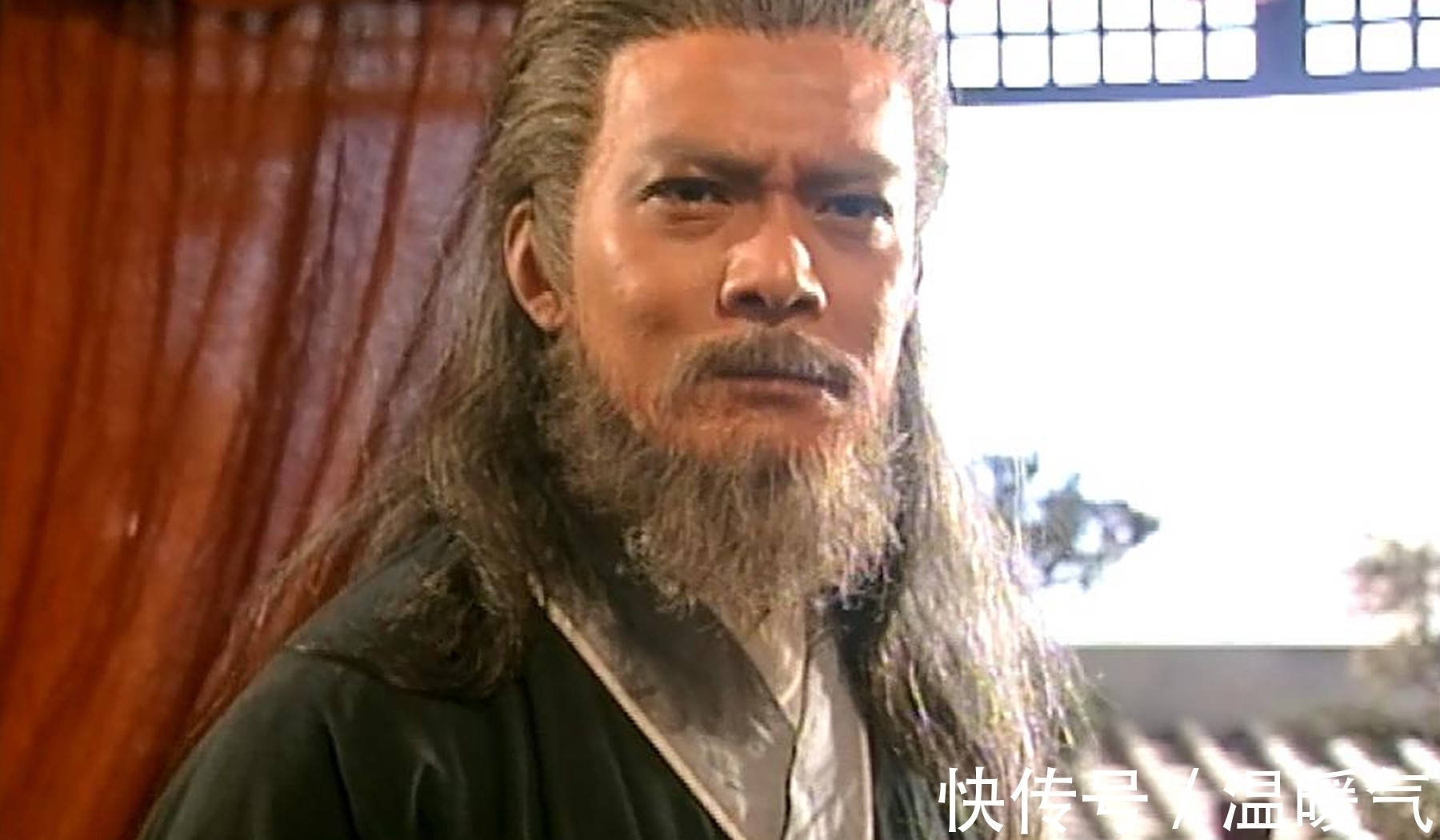 乔峰#同为《天龙八部》“四绝”,鸠摩智和乔峰生死战,谁会技高一筹?