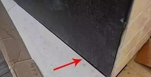 卫生间|头一次见卫生间瓷砖留空一排,开始以为工人偷懒,问完才知优点多