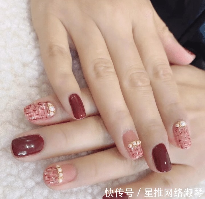 超有名媛范儿的甜美小香风美甲,精致不浮夸,千万别错过