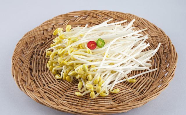 排毒|人到中年适合常吃3种食物，补水润肤，排毒抗衰，肌肤水嫩又光滑