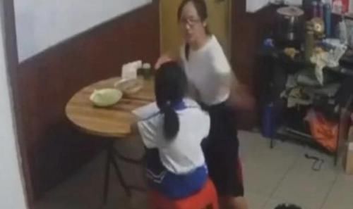 棍棒|3岁女孩没照顾好弟弟,被母亲暴力教育,大口吐血却仍要抱抱