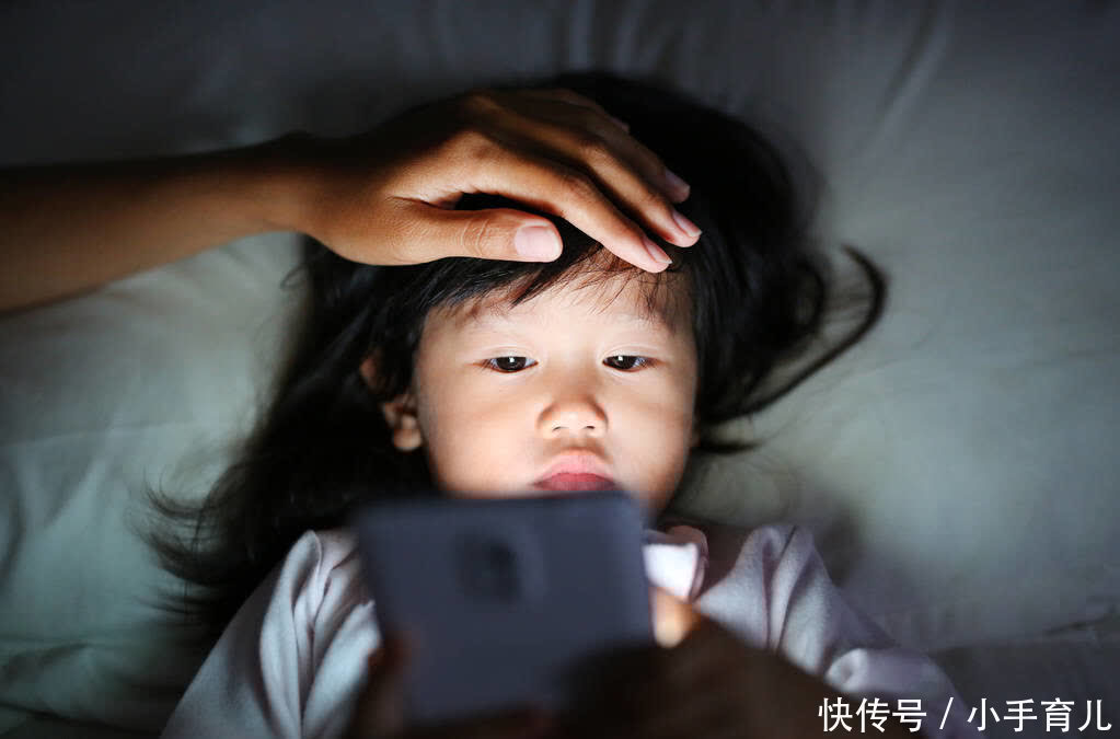 李姐|睡前影响身体“长高”的2件事，家长别让孩子做，妨碍孩子长高个