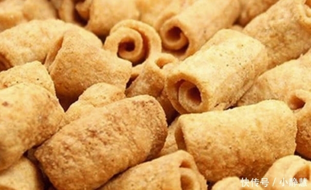 膨化食品|睡前别碰4大“长肉”零食,衣服尺码越买越大,模特不会吃