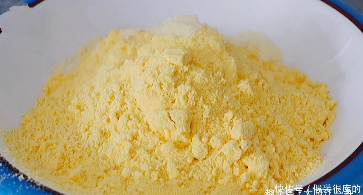 烀饼|玉米面稀有的做法,20多年头一次吃,不用和面,低脂又解馋