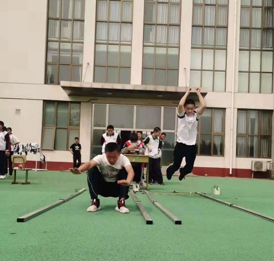 区教委举办中小学生《国家学生体质健康标准》测试赛