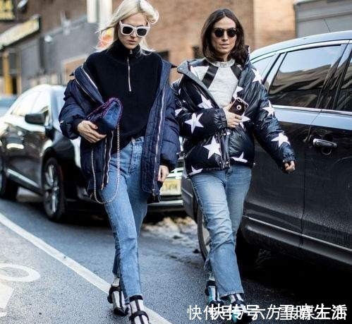 穿搭|女人买羽绒服，就选这3个颜色，显白显年轻，明年穿都不过时