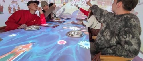  当非遗遇见必胜客，在西餐厅里过中国年或成年夜饭变革新潮流？