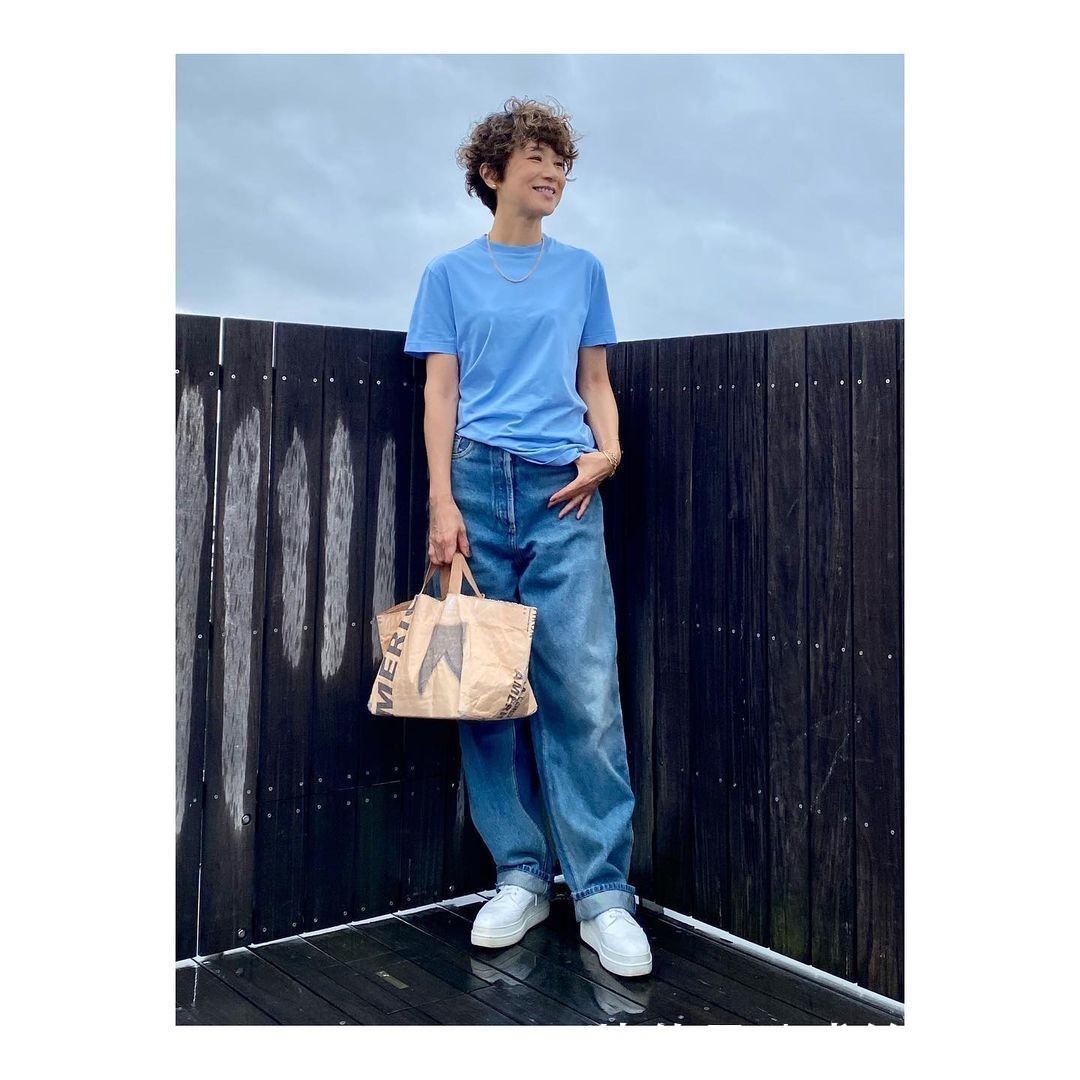 女性|看了这些50岁博主的“减龄穿搭”,才知道时尚与年龄无关,真养眼