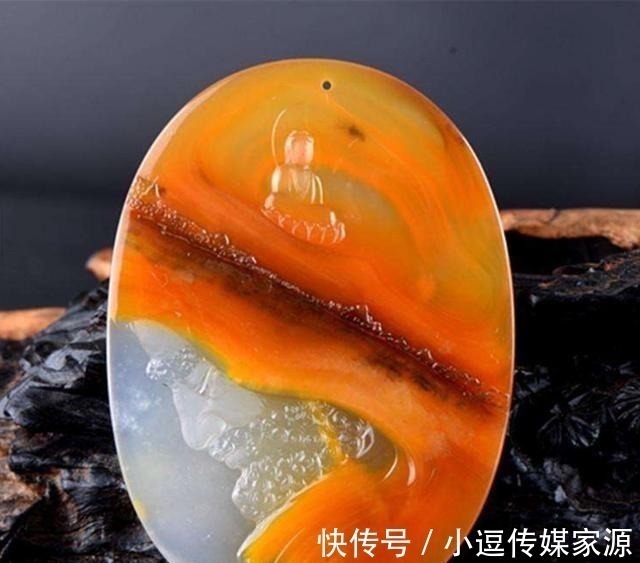 和田玉#因改名身价“暴涨”的玉石,被炒到1000万,如今摆地摊没人要