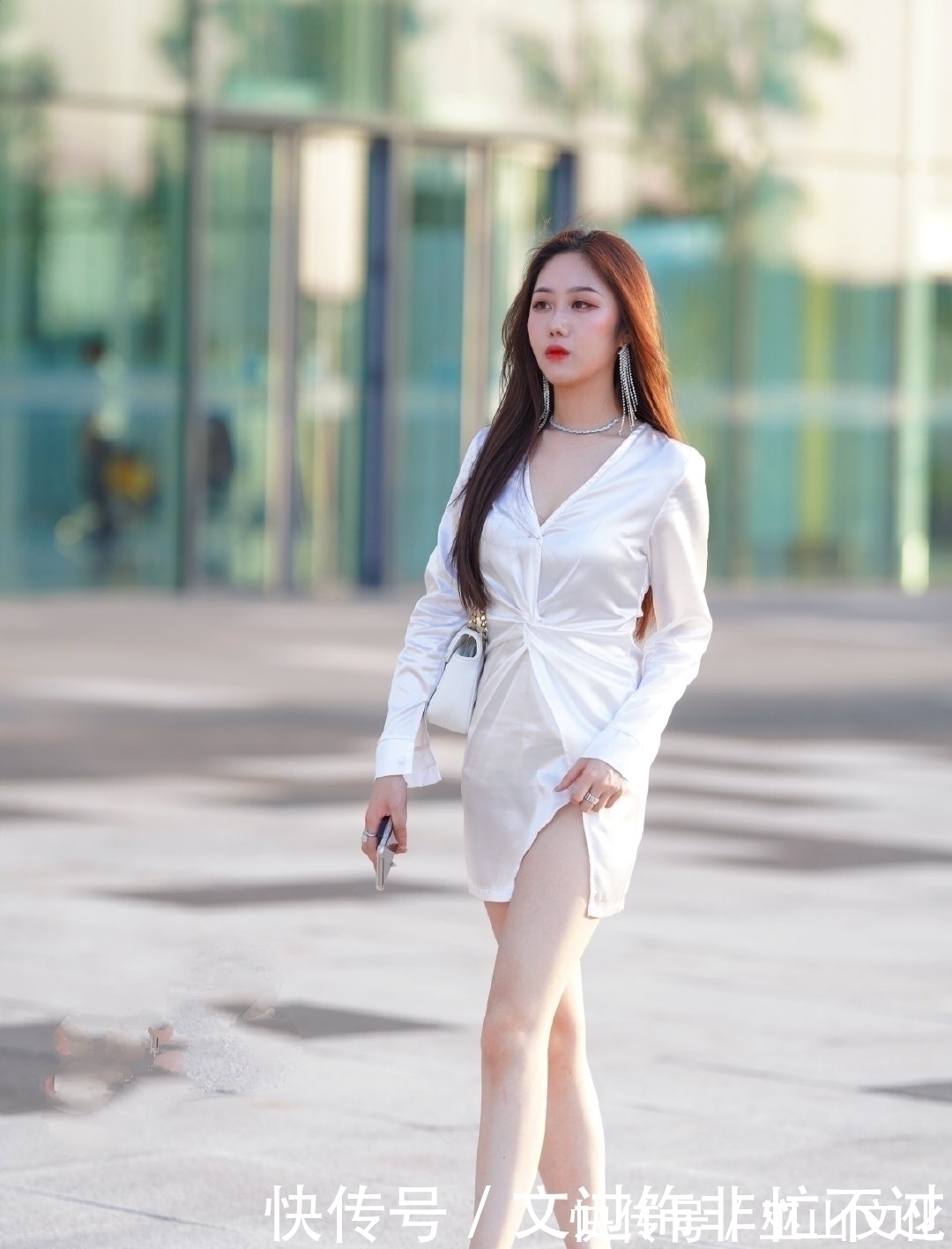 高跟鞋 丝滑的衬衣短裙,白领丽人最喜欢的穿搭,体现出了时尚不俗的气质