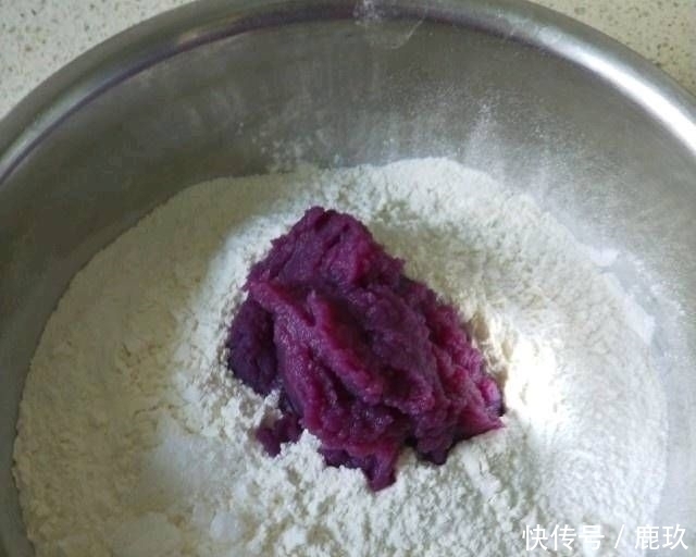 创意双色馒头,柔软丰满,营养丰富,外形可爱