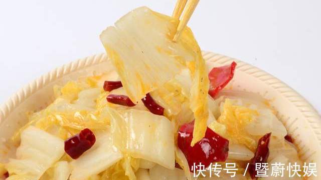 白菜|炒白菜有诀窍,记住这3点,白菜脆嫩鲜香,家人夸我厨艺好抢着吃