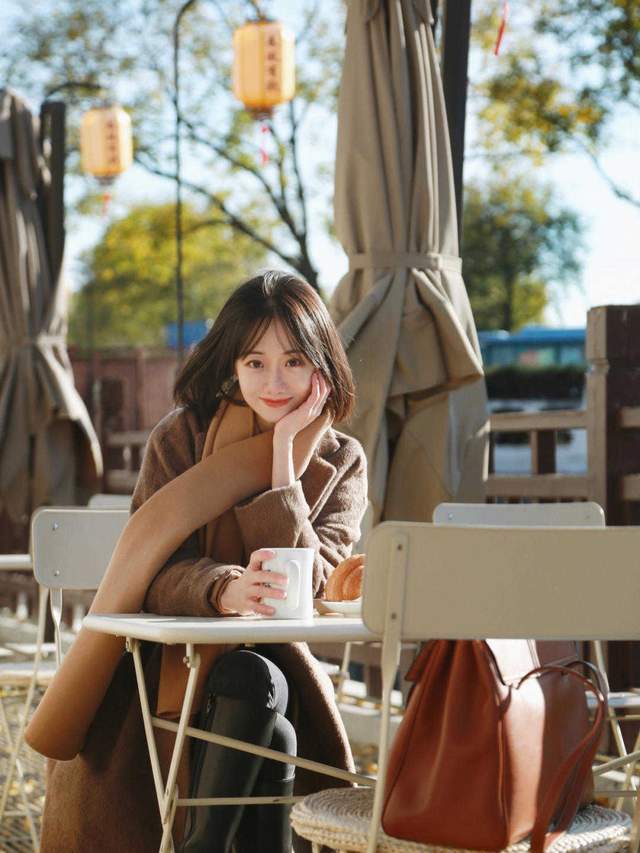 高跟鞋|今年秋天的首选大衣,这4个款式高级又大方,不管怎么穿都显贵