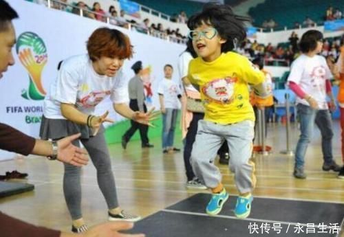 标准体重|儿童标准身高表,偏矮小孩子需及时补救,自查你家娃达标了吗?