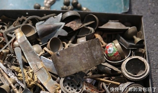 耗时|男子耗时21年从农村收集废品,足足装满30箱,如今价值翻涨