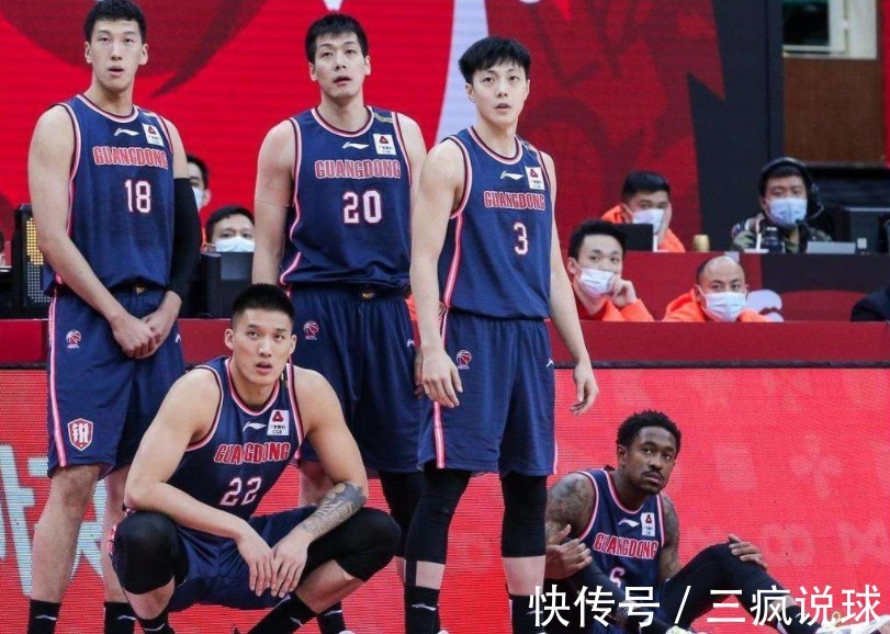 四川队|3消息!广东四将现身上海,CBA儒帅怒砸战术板,杨鸣怒推吴昌泽