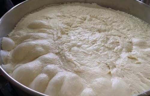 “糯米粉”别只知道做汤圆,大婶把它这样做,一天两桶不够卖!