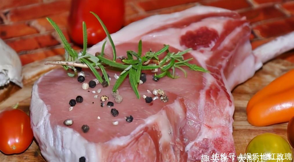 保存猪肉时,只会放冰箱就错了,教你一招,猪肉放半年照样新鲜