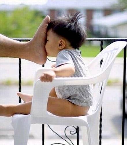 |搞笑图片幽默段子笑话哈哈,这个老板有个性啊,办公室装马桶