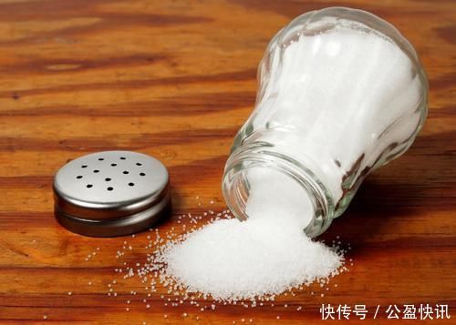 藏在廚房的一種“調料”，跟心臟搶壽命，跟骨頭搶鈣，你還餐餐吃