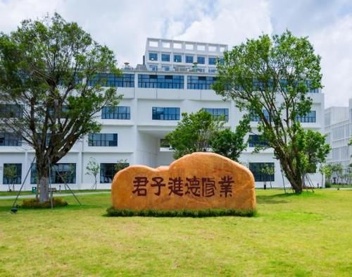 填志愿，就选这所大学！虽不是985、211，毕业生却是一等一的人才