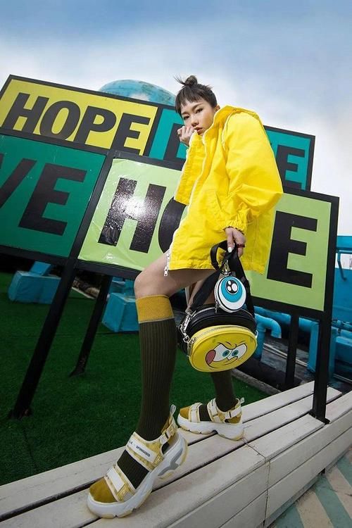 海绵宝宝|百丽推出超萌海绵宝宝联名，帕尔玛之水展览带你领略意式精致｜“五五”美好事物